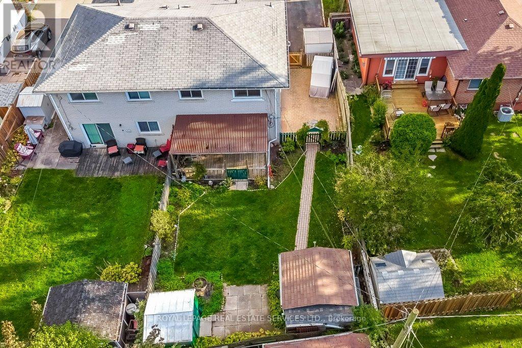 1232 Napier Crescent, Oakville, Ontario  L6H 2A4 - Photo 46 - W12487421