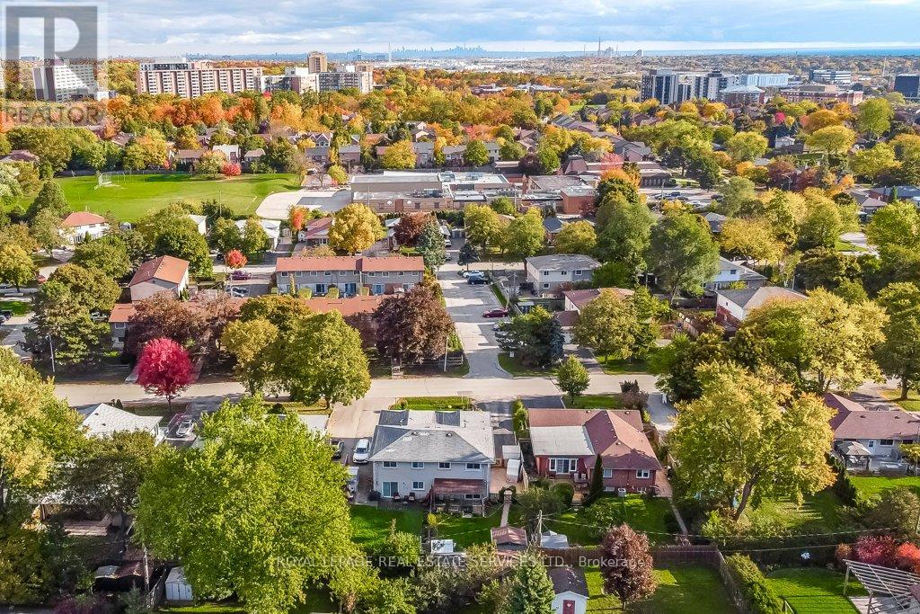 1232 Napier Crescent, Oakville, Ontario  L6H 2A4 - Photo 48 - W12487421