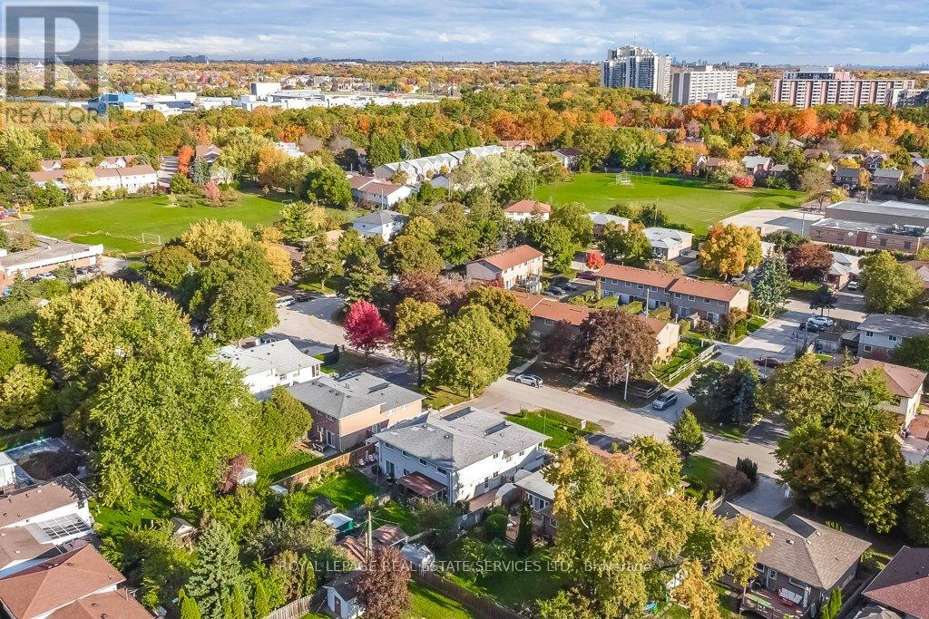 1232 Napier Crescent, Oakville, Ontario  L6H 2A4 - Photo 49 - W12487421