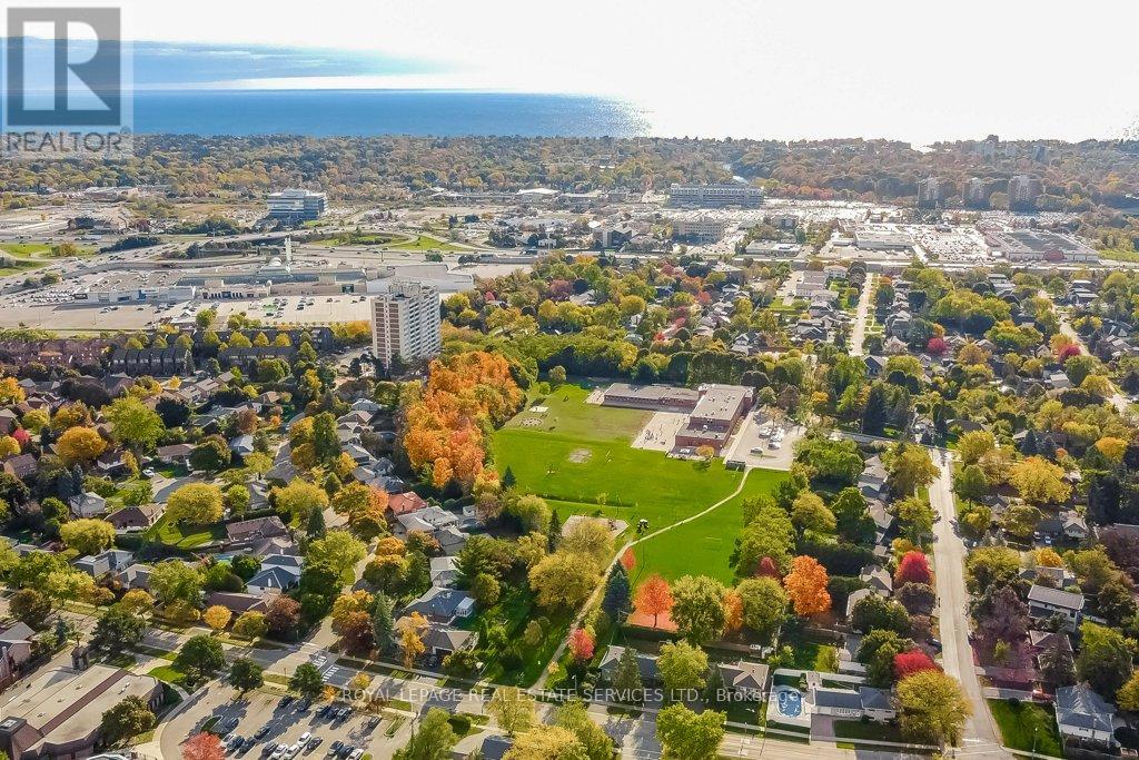 1232 Napier Crescent, Oakville, Ontario  L6H 2A4 - Photo 50 - W12487421