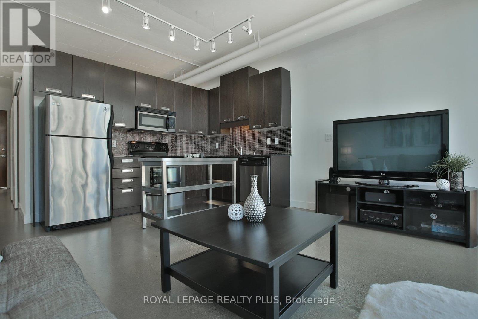 1016 - 2 Fieldway Road, Toronto, Ontario  M8Z 0B9 - Photo 10 - W12487441