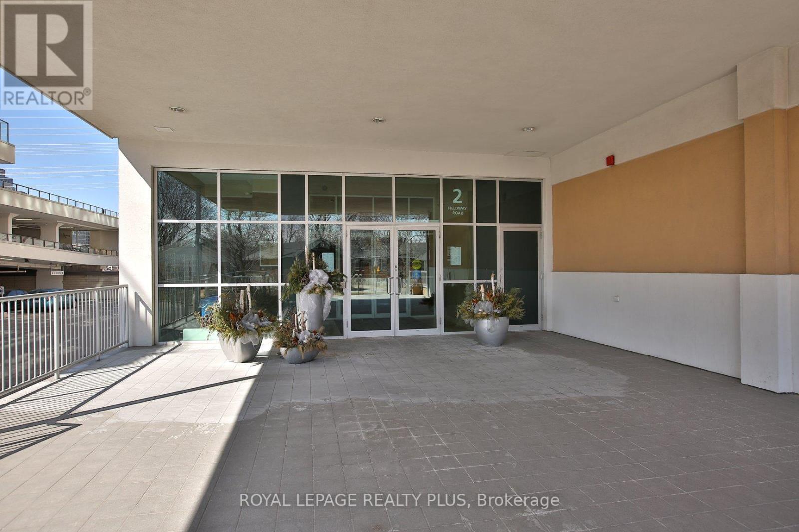 1016 - 2 Fieldway Road, Toronto, Ontario  M8Z 0B9 - Photo 3 - W12487441