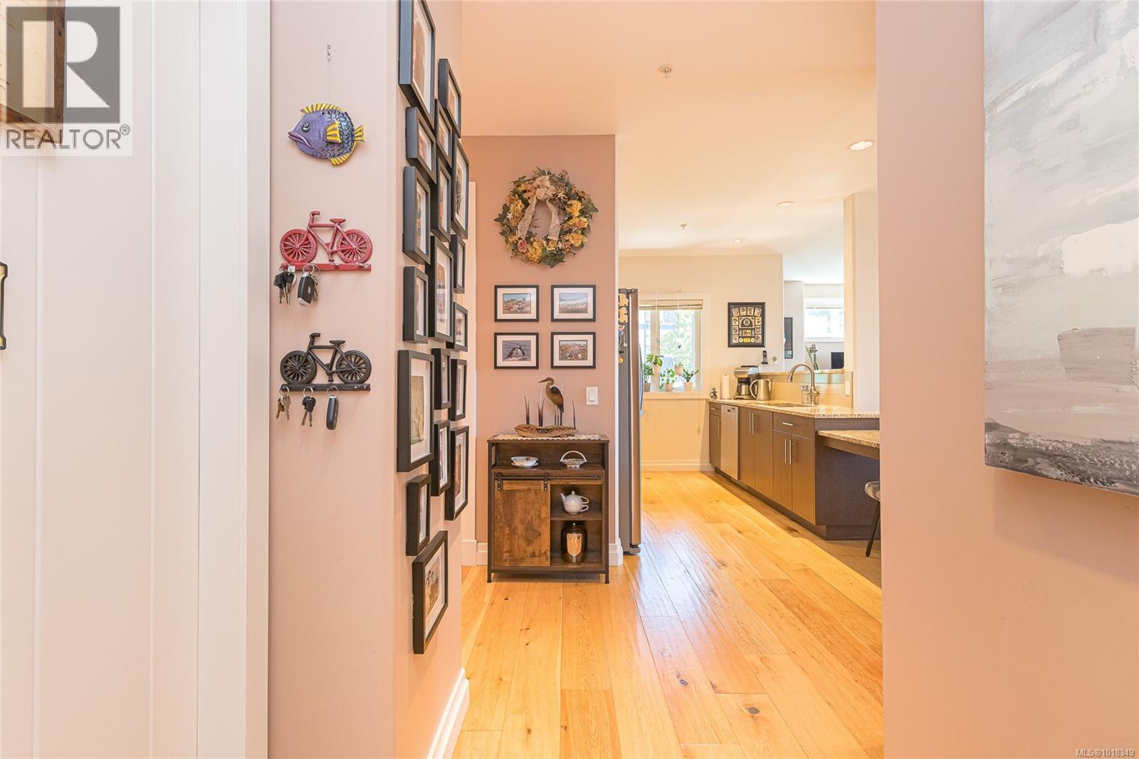 204 2415 Amherst Ave, Sidney, British Columbia  V8L 2H1 - Photo 5 - 1018349