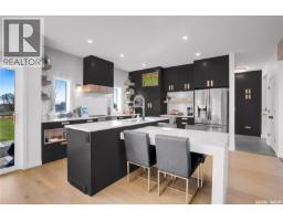 351 Edgemont CRESCENT