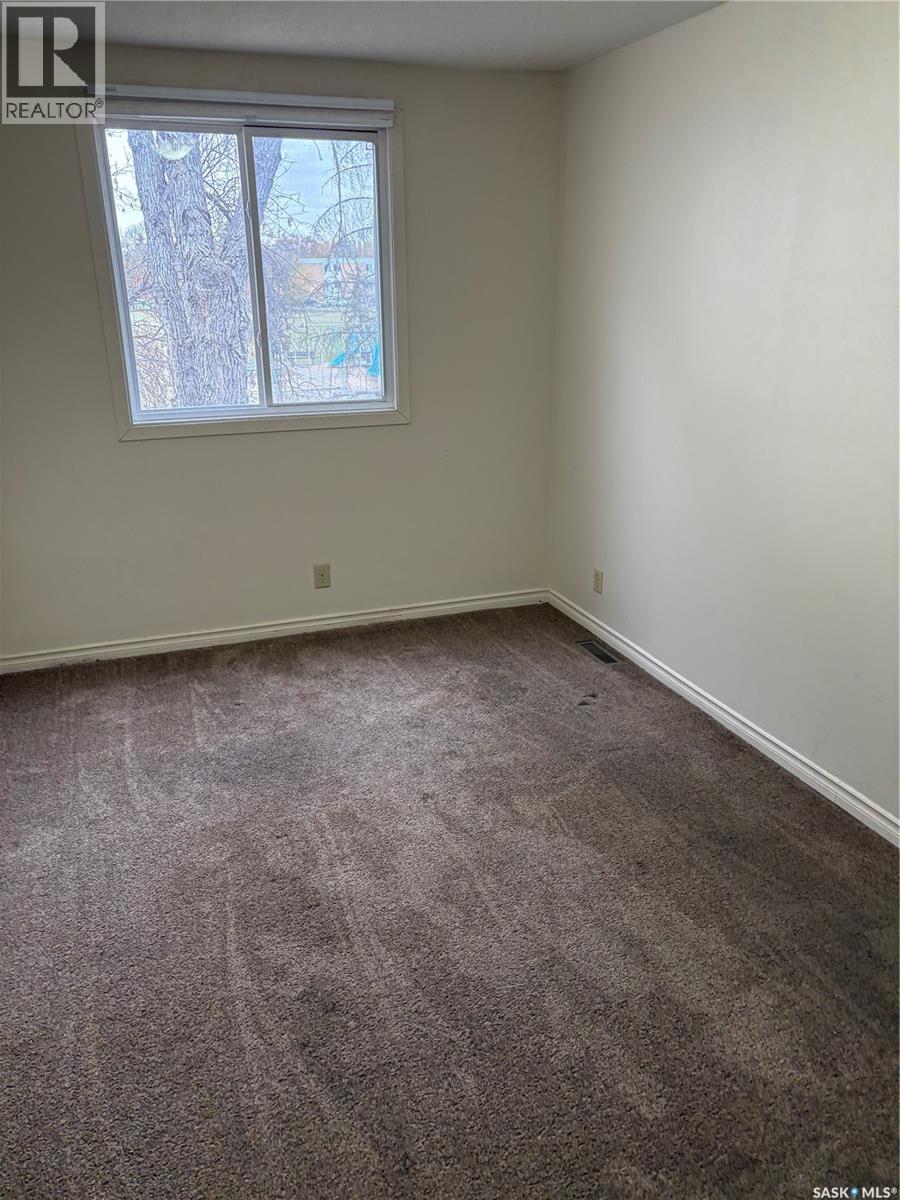 4106 Castle Road, Regina, Saskatchewan  S4S 6A4 - Photo 12 - SK021930