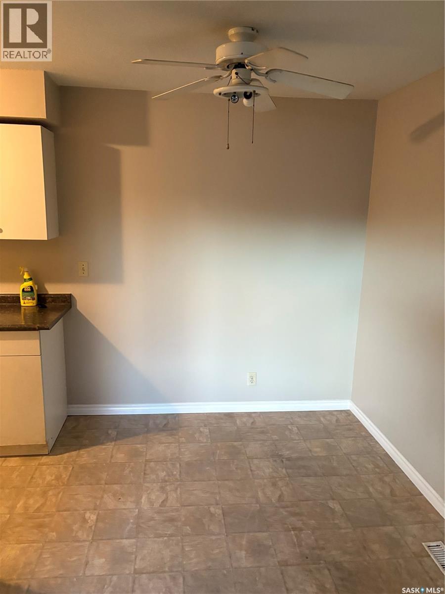 4106 Castle Road, Regina, Saskatchewan  S4S 6A4 - Photo 4 - SK021930