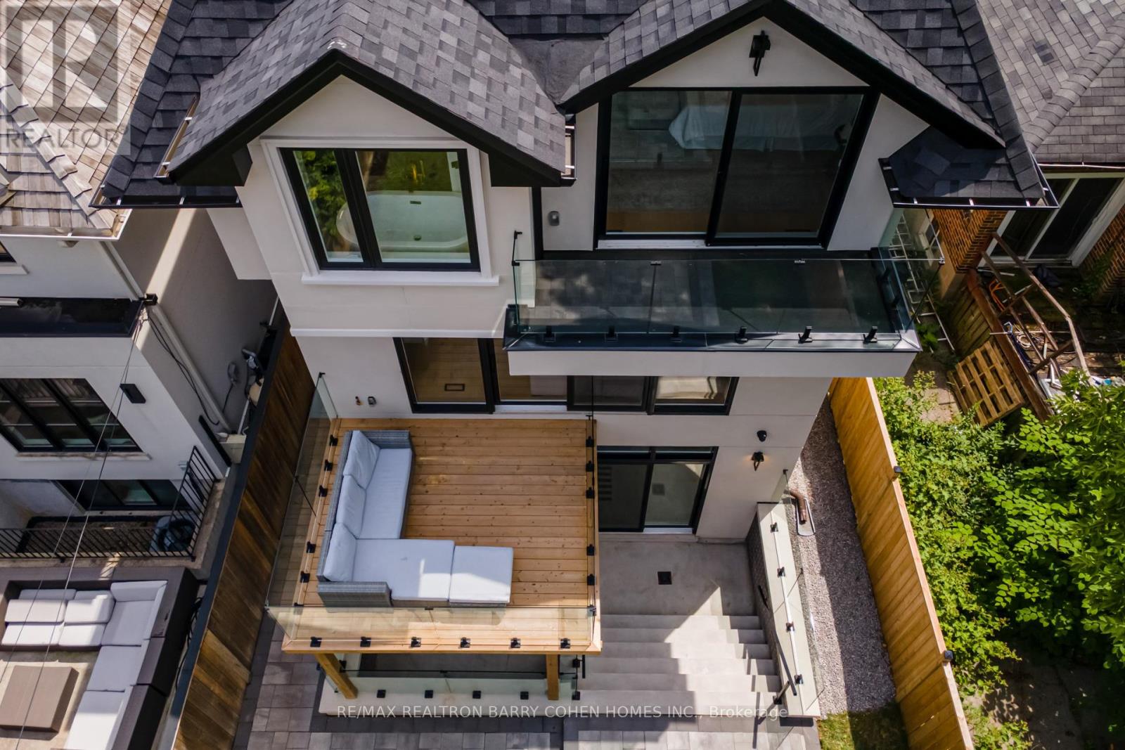 594 BROADWAY AVENUE, Toronto, Ontario