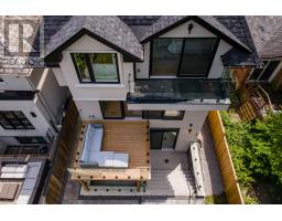 594 BROADWAY AVENUE, Toronto, Ontario