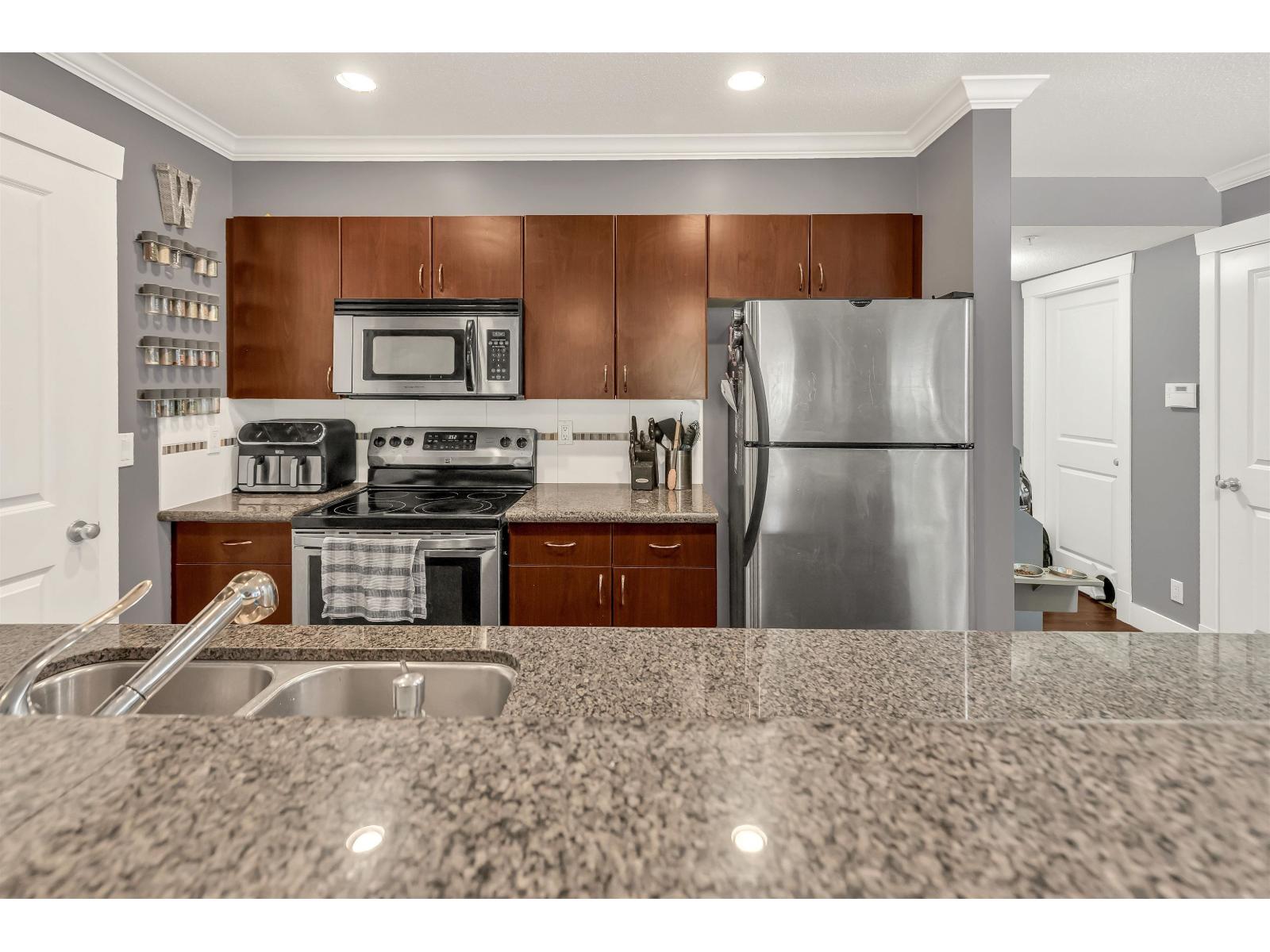 108 33255 Old Yale Road, Abbotsford, British Columbia  V2S 8R2 - Photo 6 - R3062849