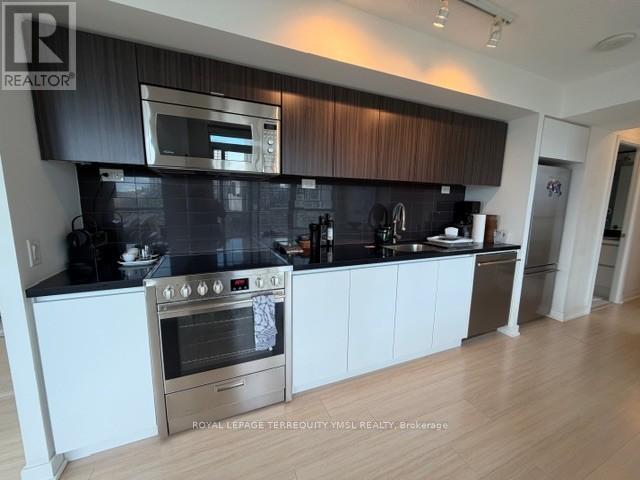 2701 - 85 Queens Wharf Road, Toronto, Ontario  M5V 0J9 - Photo 11 - C12487388