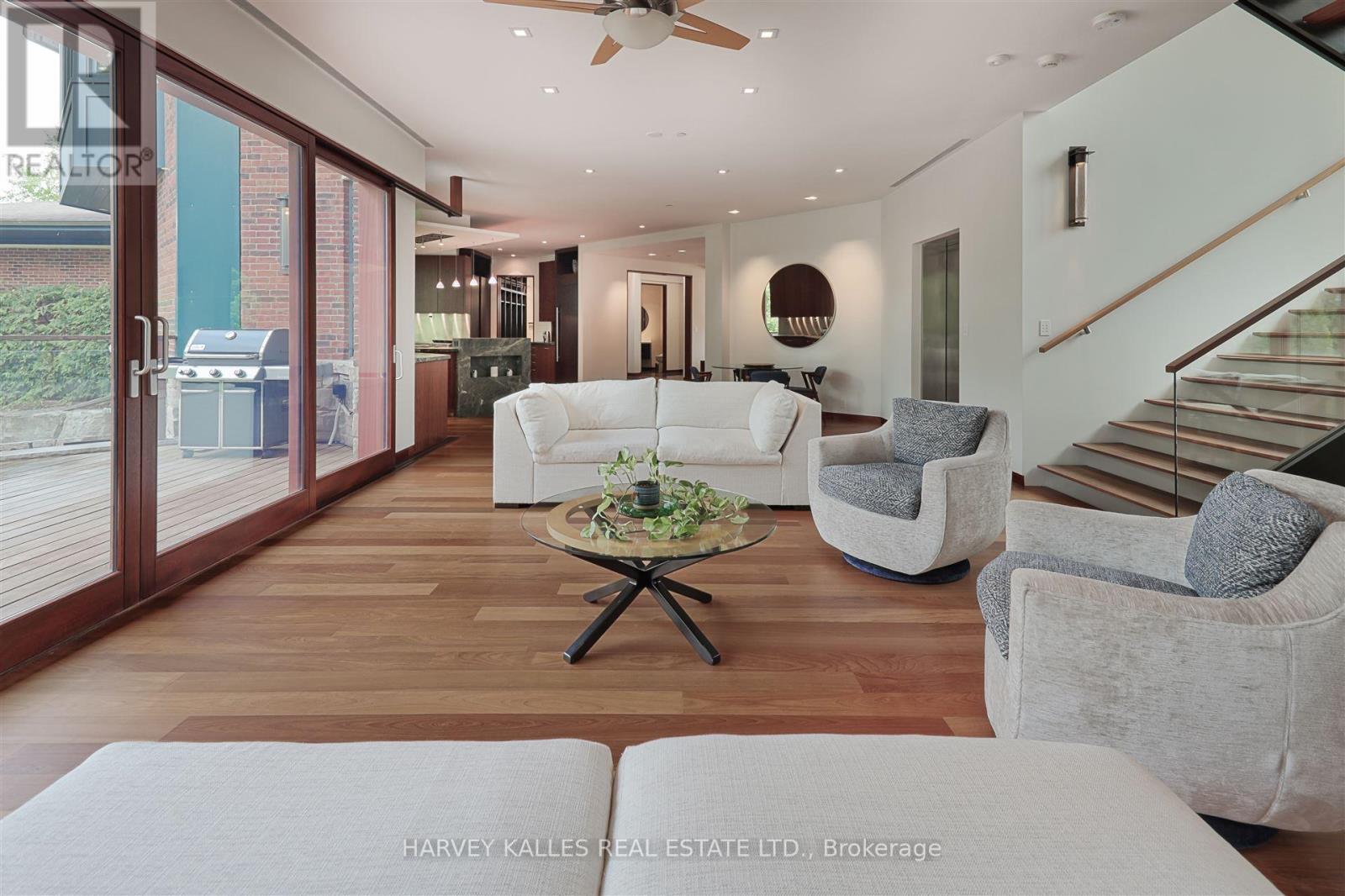 89 Kingsway Crescent, Toronto, Ontario  M8X 2R8 - Photo 12 - W12433346