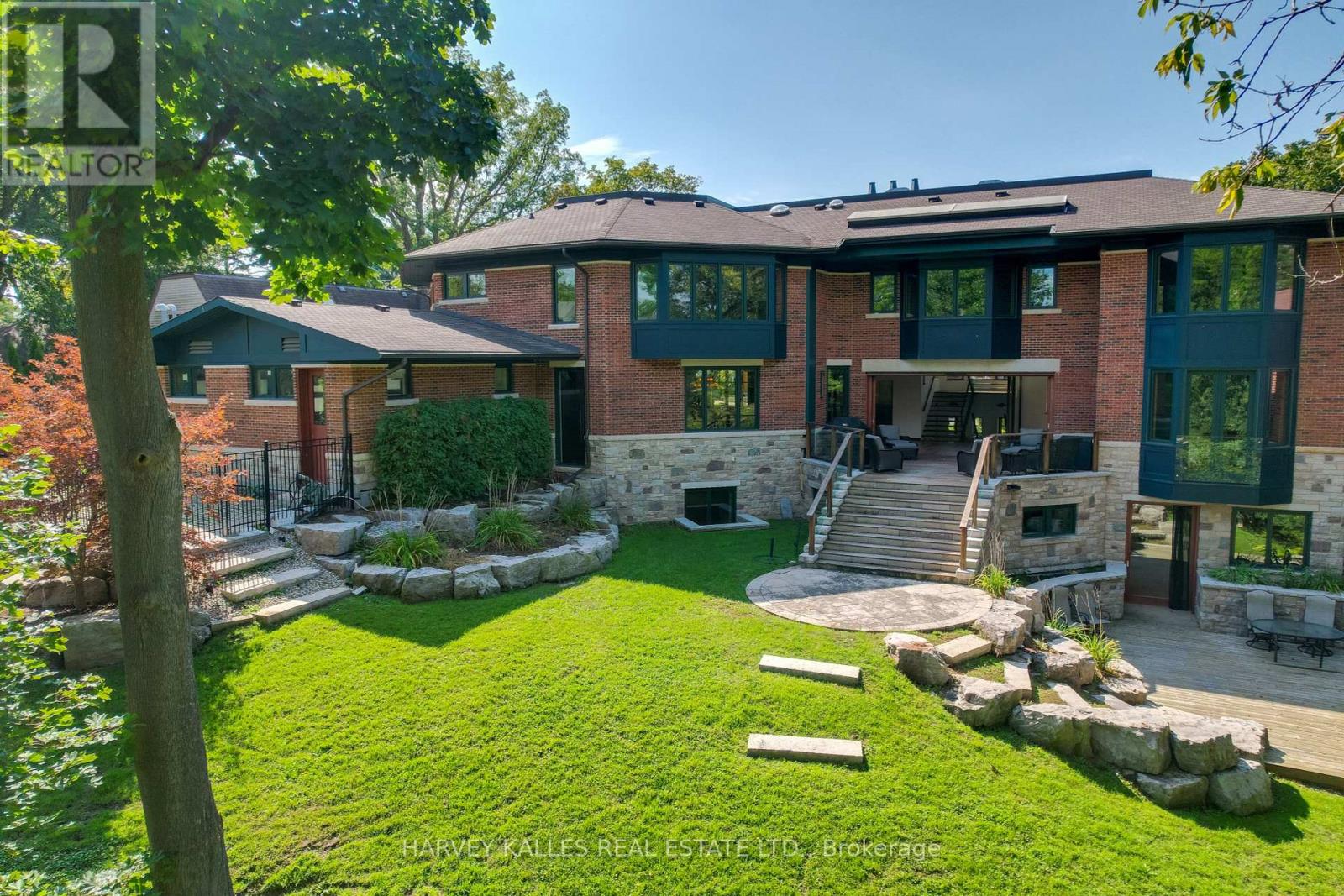 89 Kingsway Crescent, Toronto, Ontario  M8X 2R8 - Photo 38 - W12433346