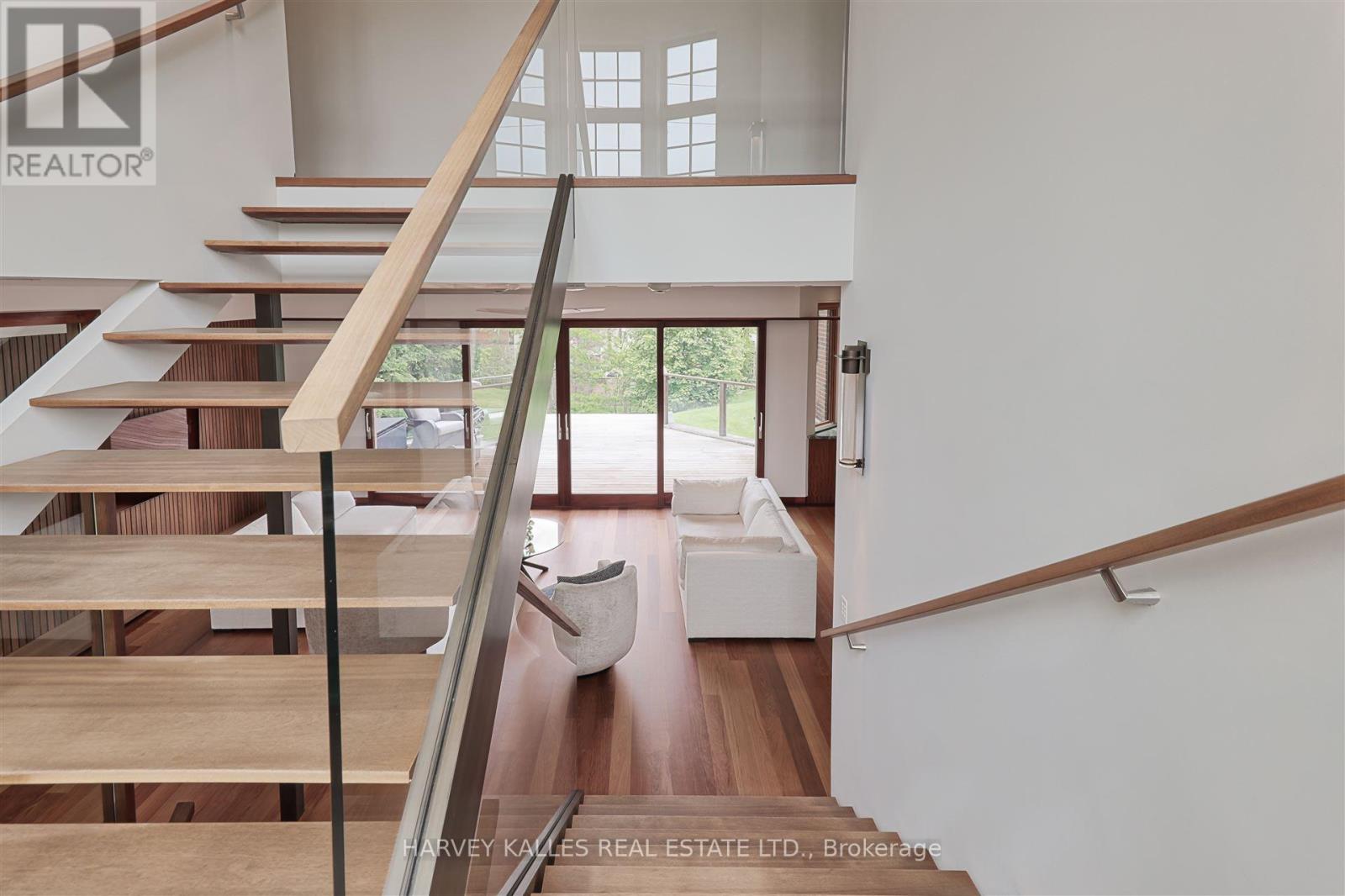 89 Kingsway Crescent, Toronto, Ontario  M8X 2R8 - Photo 21 - W12433346