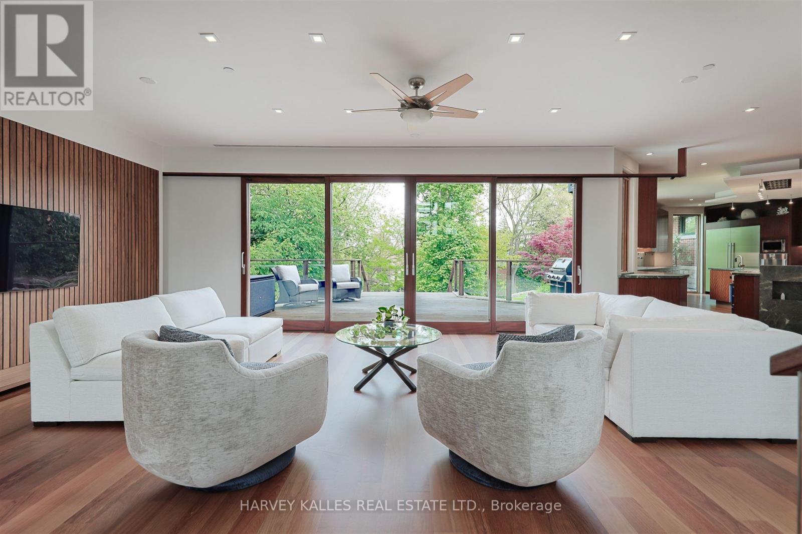 89 Kingsway Crescent, Toronto, Ontario  M8X 2R8 - Photo 4 - W12433346