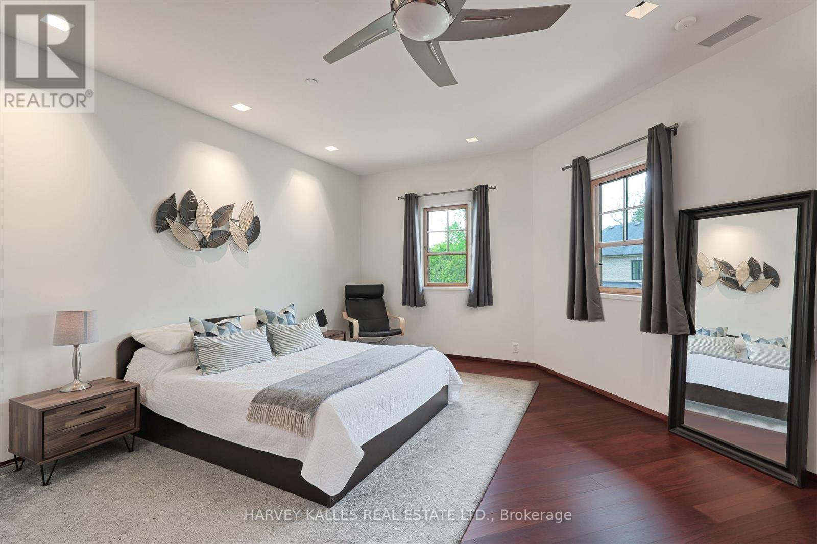 89 Kingsway Crescent, Toronto, Ontario  M8X 2R8 - Photo 29 - W12433346