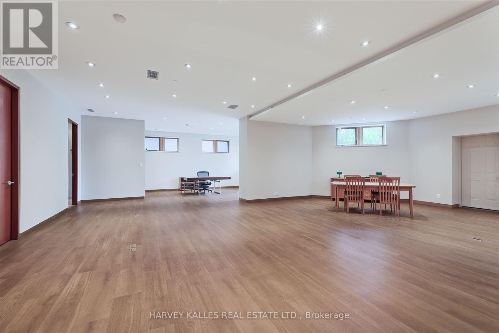 89 Kingsway Crescent, Toronto, Ontario  M8X 2R8 - Photo 34 - W12433346