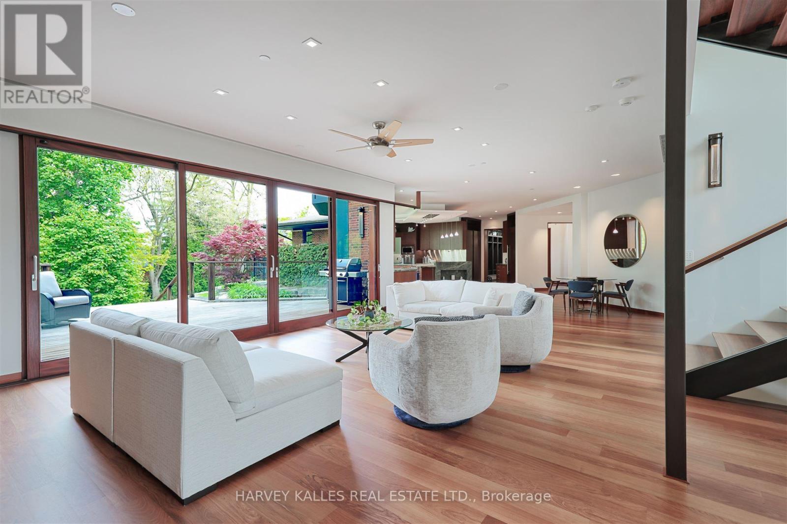 89 Kingsway Crescent, Toronto, Ontario  M8X 2R8 - Photo 5 - W12433346