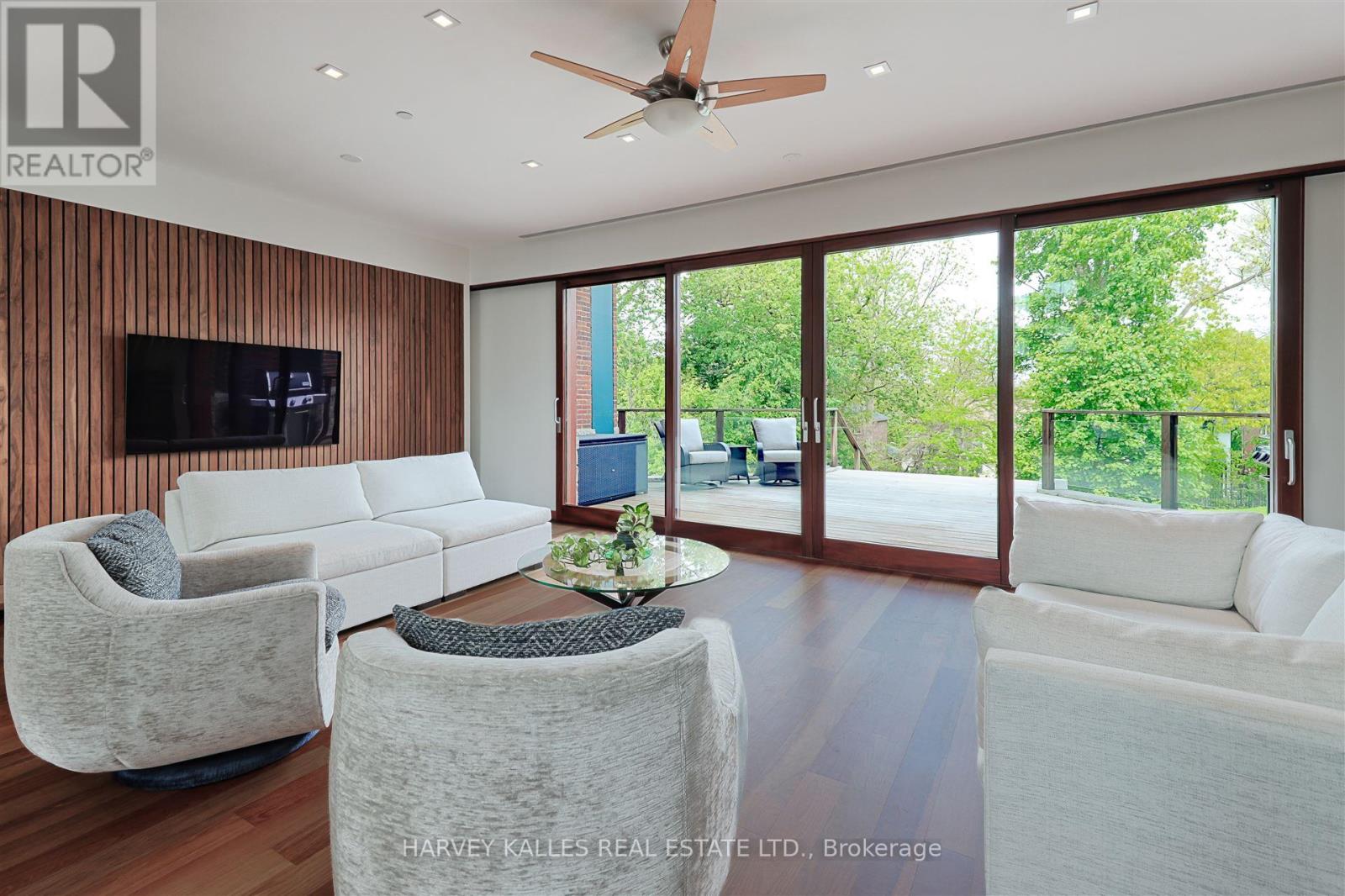 89 Kingsway Crescent, Toronto, Ontario  M8X 2R8 - Photo 11 - W12433346