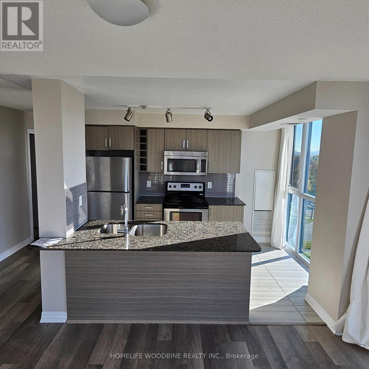 918 - 80 Esther Lorrie Drive, Toronto, Ontario  M9W 0C6 - Photo 5 - W12467812