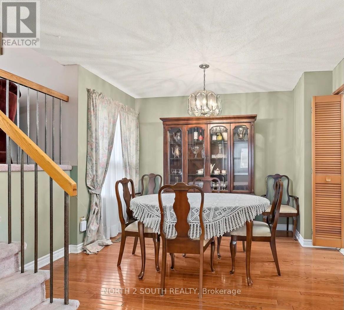 28 Lindridge Avenue, Brampton, Ontario  L6S 3X1 - Photo 5 - W12481410