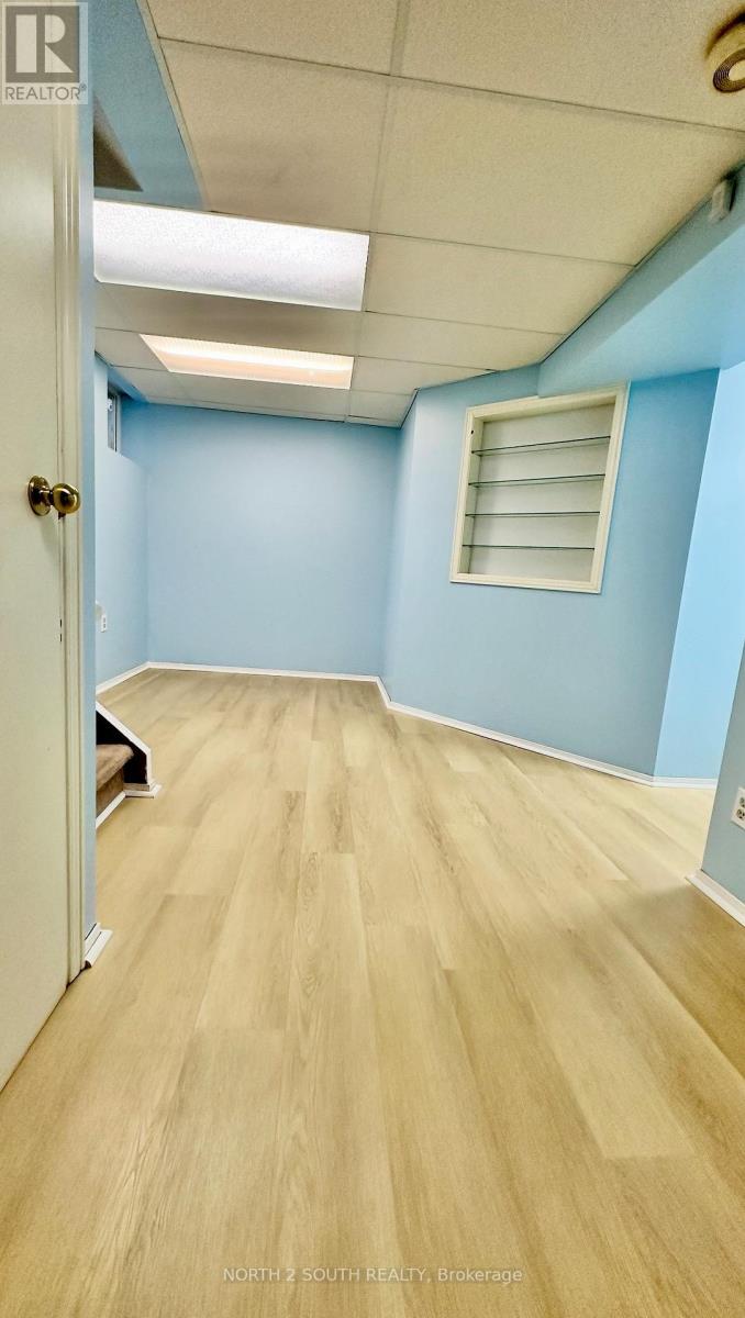 28 Lindridge Avenue, Brampton, Ontario  L6S 3X1 - Photo 13 - W12481410