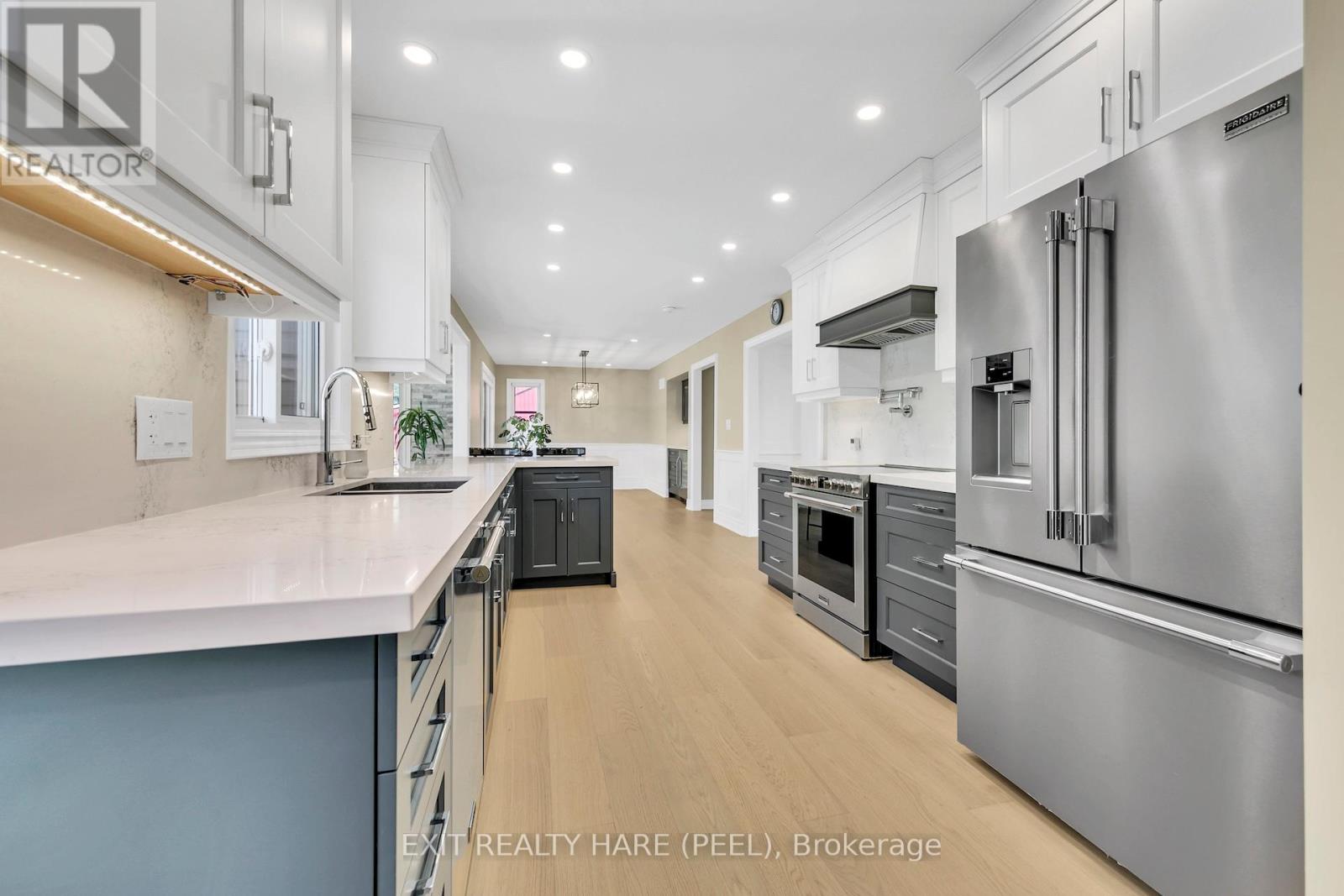 990 Haist Street, Pelham, Ontario  L0S 1E4 - Photo 15 - X12487398