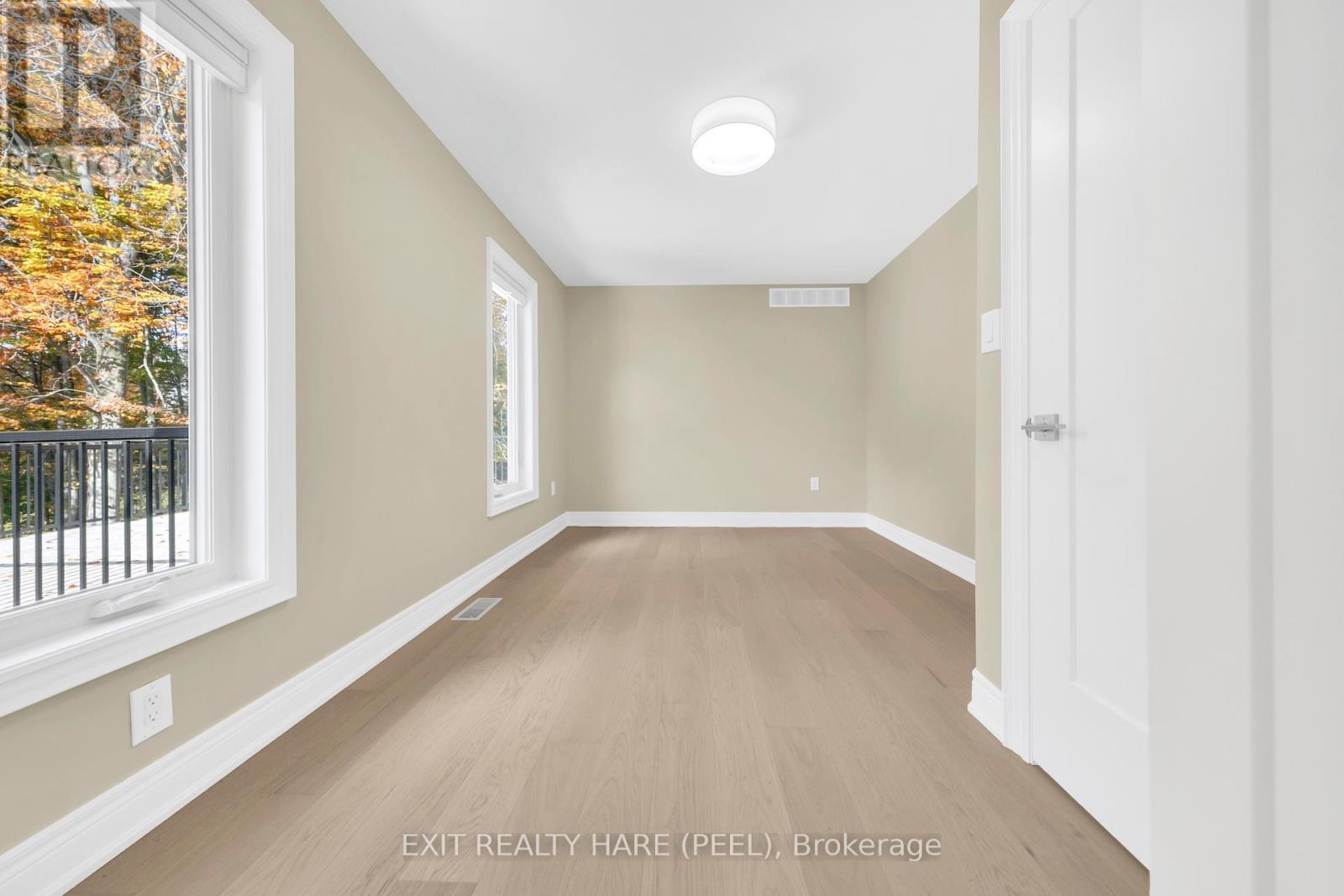 990 Haist Street, Pelham, Ontario  L0S 1E4 - Photo 25 - X12487398