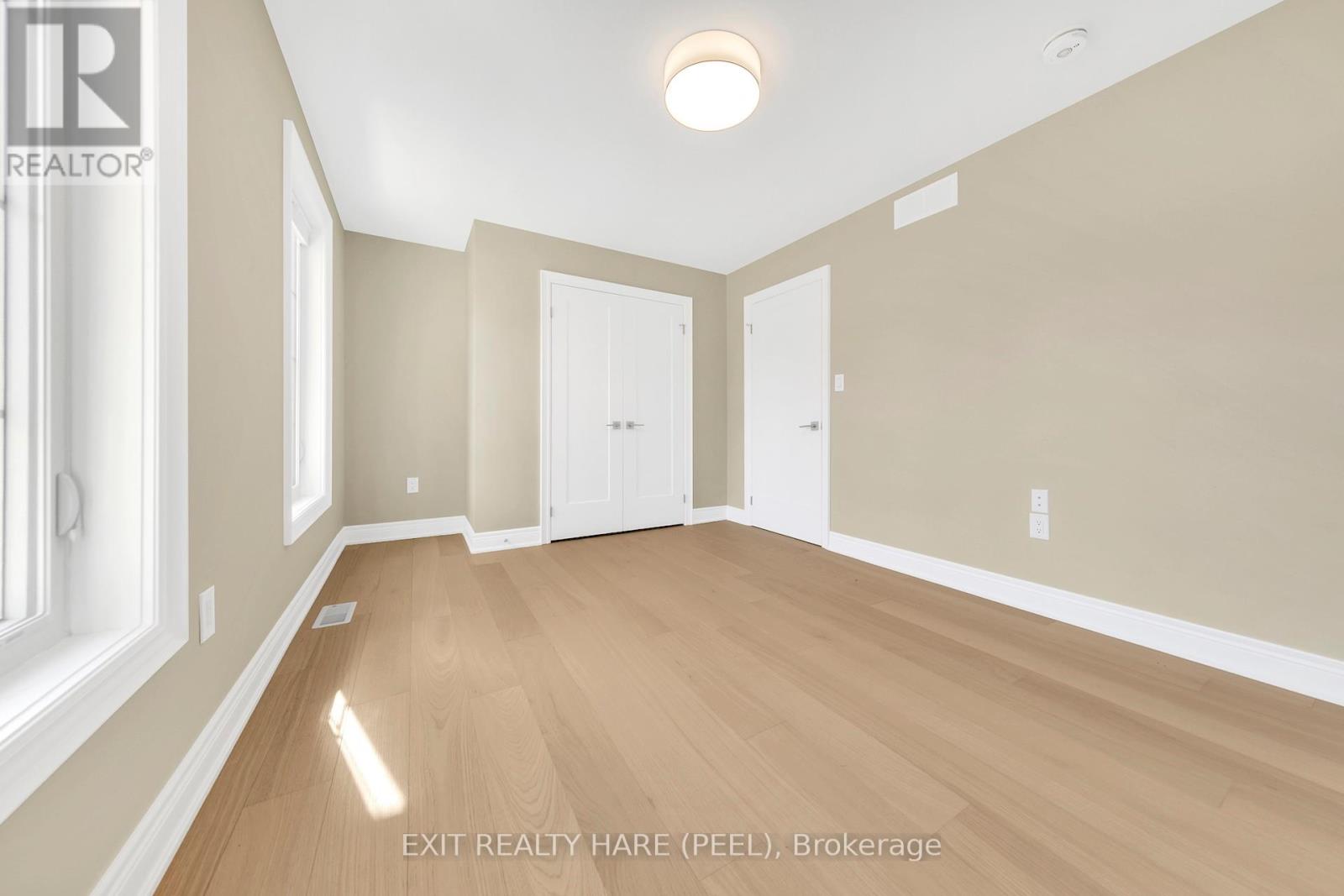 990 Haist Street, Pelham, Ontario  L0S 1E4 - Photo 28 - X12487398