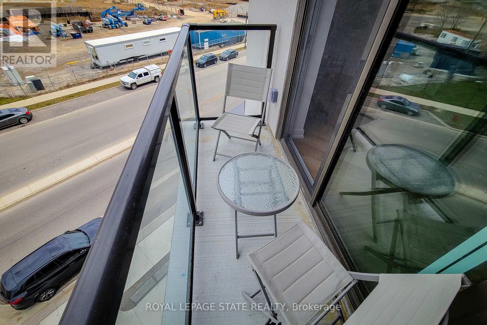 10 Mallard Trail, Hamilton (Waterdown), Ontario  L8B 2A7 - Photo 16 - X12487401