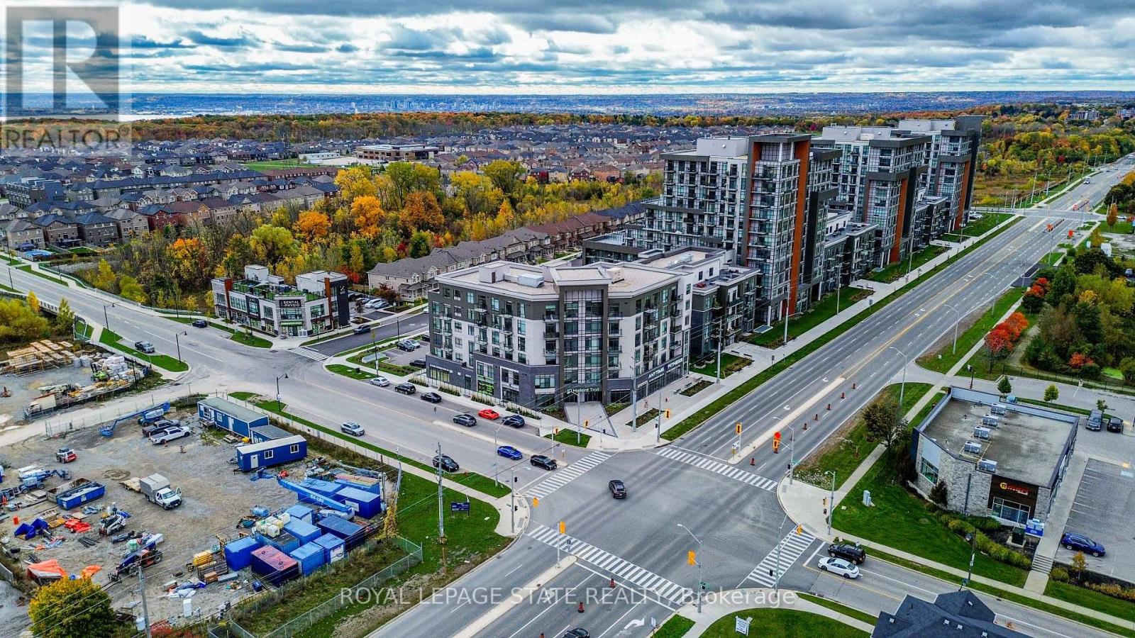 10 Mallard Trail, Hamilton (Waterdown), Ontario  L8B 2A7 - Photo 3 - X12487401