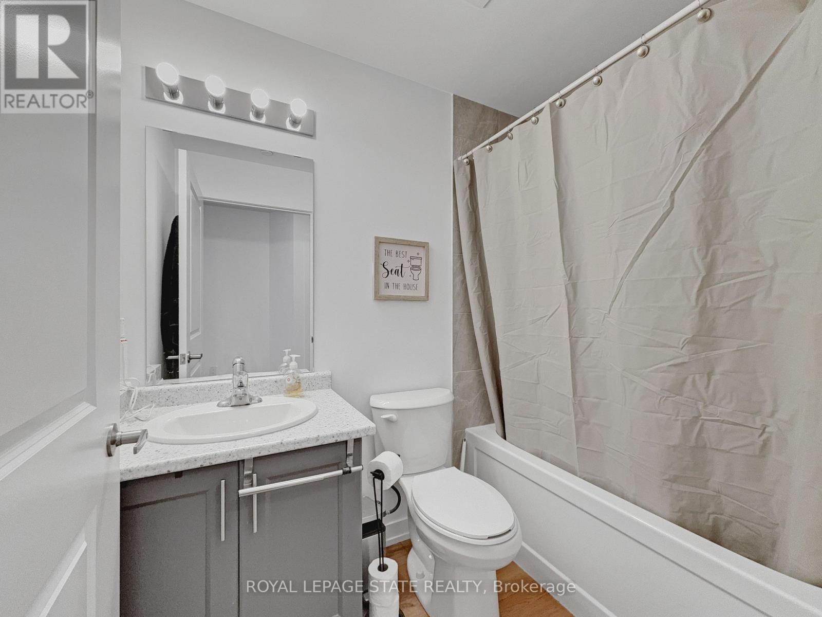 10 Mallard Trail, Hamilton (Waterdown), Ontario  L8B 2A7 - Photo 7 - X12487401