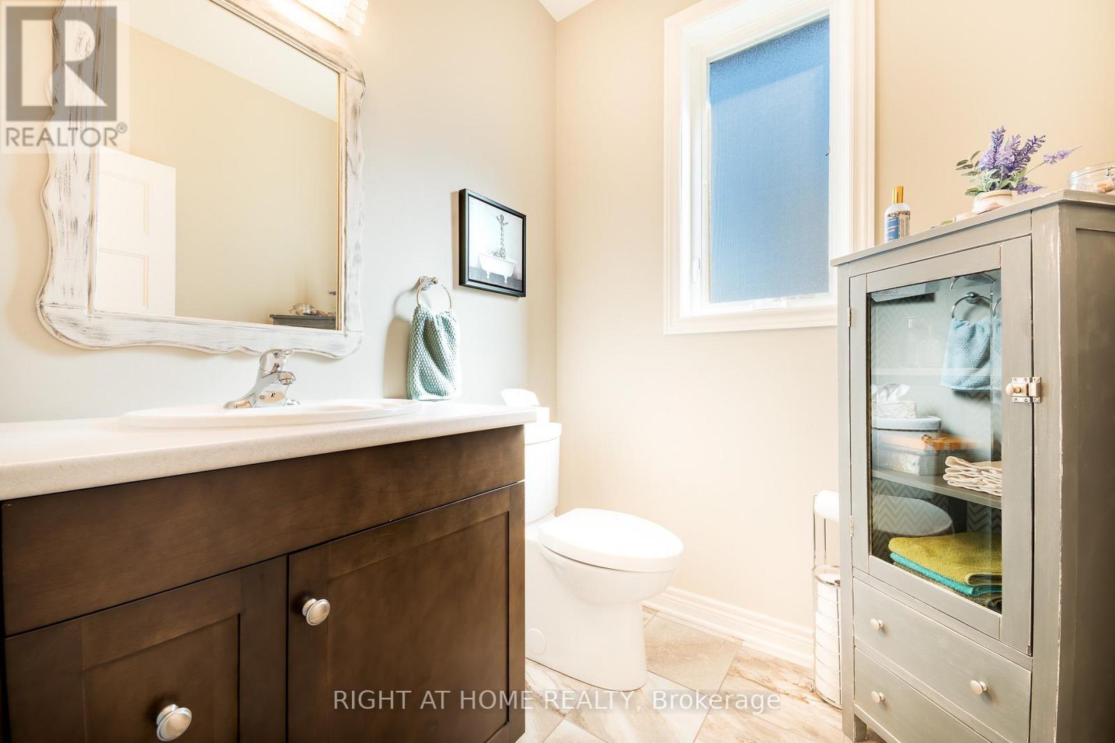 106 Coyle Court, Welland, Ontario  L3C 0E2 - Photo 17 - X12487429