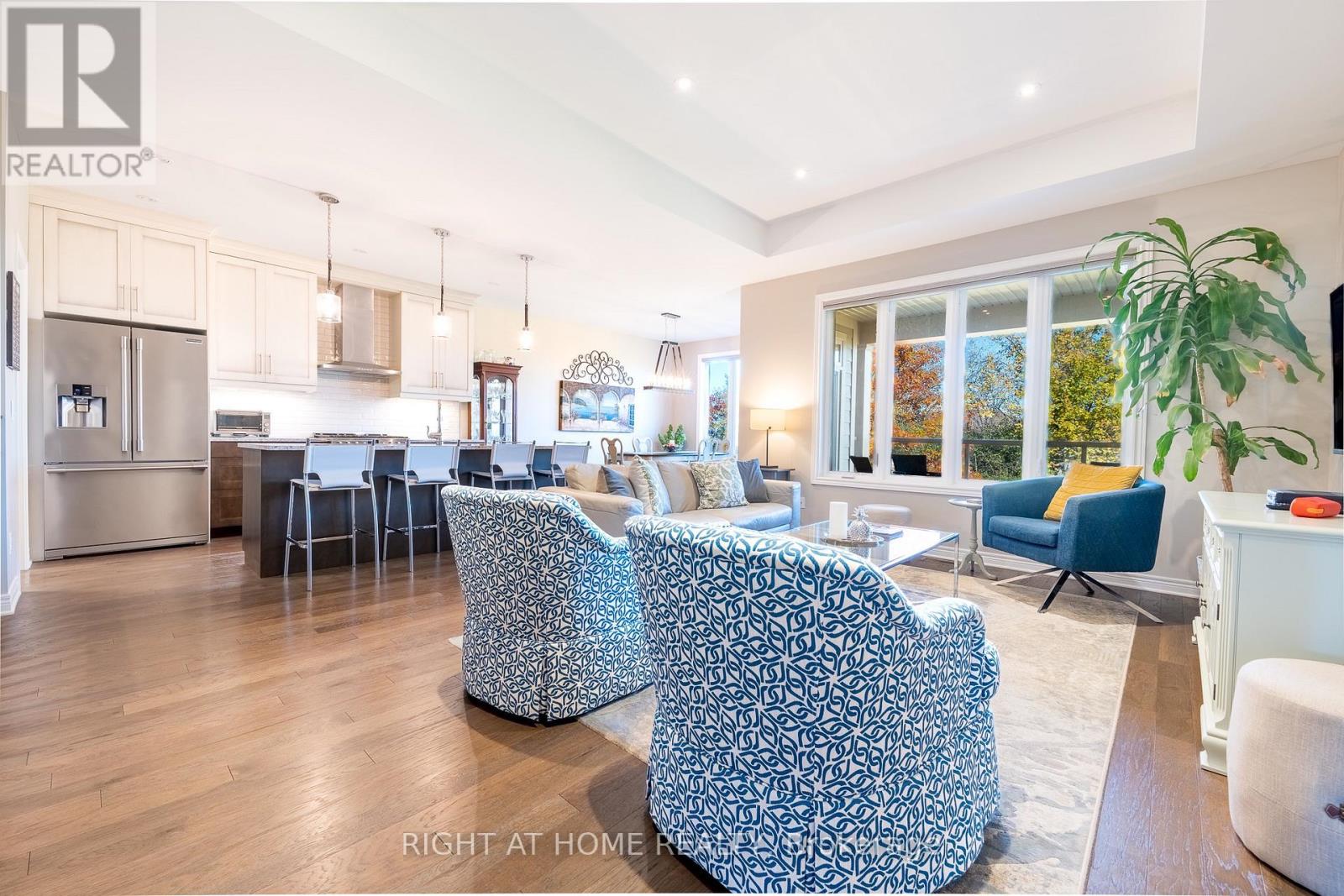 106 Coyle Court, Welland, Ontario  L3C 0E2 - Photo 7 - X12487429