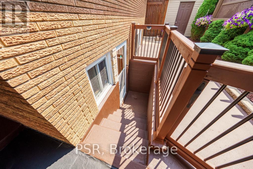 117 Sunrise Drive, Hamilton (Greenford), Ontario  L8K 4C5 - Photo 32 - X12487442