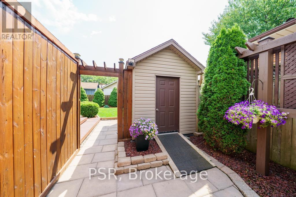 117 Sunrise Drive, Hamilton (Greenford), Ontario  L8K 4C5 - Photo 35 - X12487442