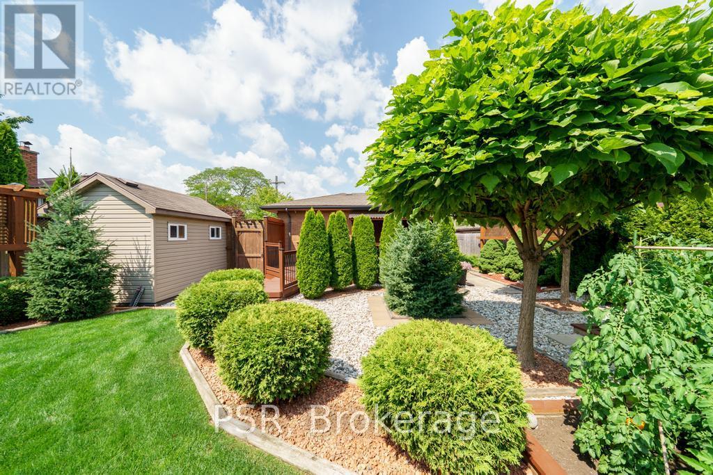 117 Sunrise Drive, Hamilton (Greenford), Ontario  L8K 4C5 - Photo 43 - X12487442