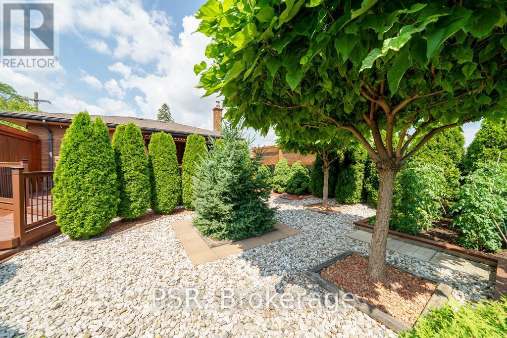 117 Sunrise Drive, Hamilton (Greenford), Ontario  L8K 4C5 - Photo 44 - X12487442