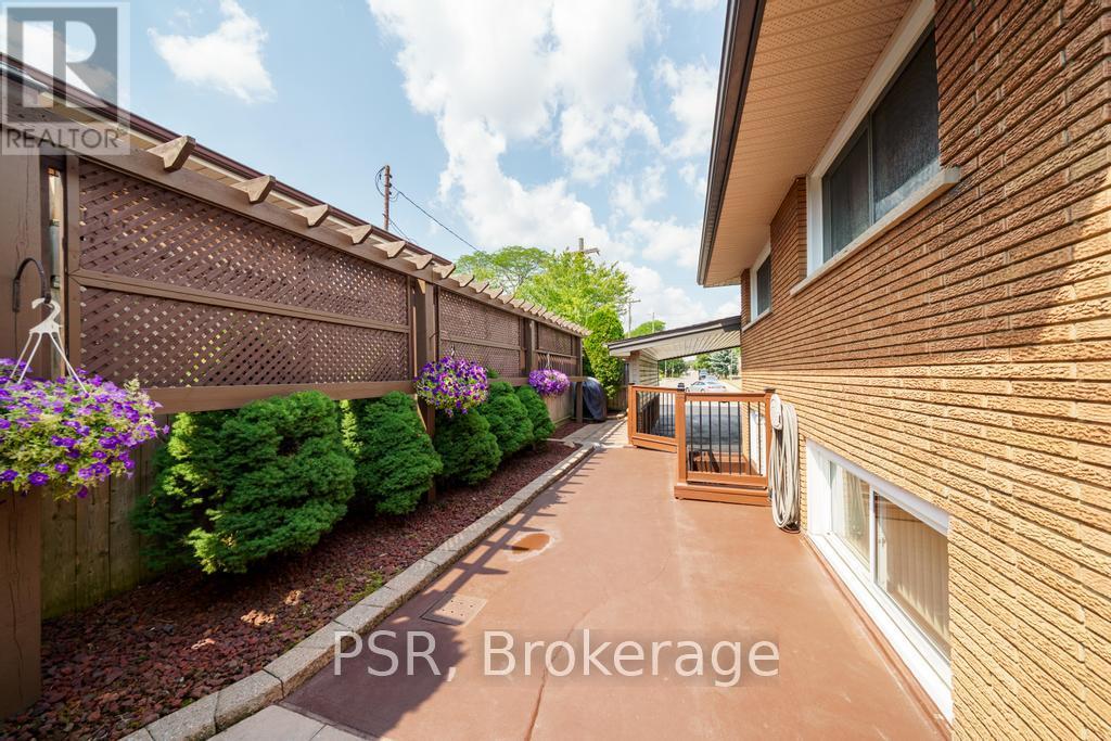 117 Sunrise Drive, Hamilton (Greenford), Ontario  L8K 4C5 - Photo 50 - X12487442