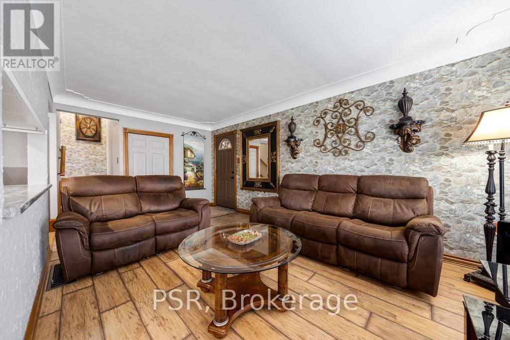 117 Sunrise Drive, Hamilton (Greenford), Ontario  L8K 4C5 - Photo 8 - X12487442