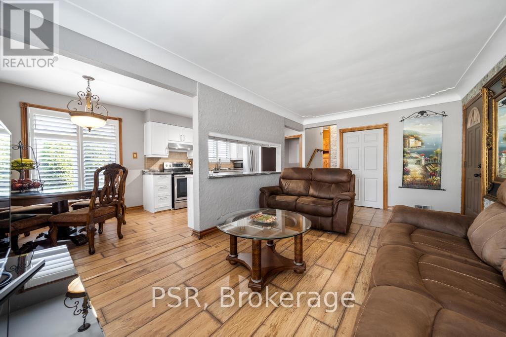 117 Sunrise Drive, Hamilton (Greenford), Ontario  L8K 4C5 - Photo 9 - X12487442