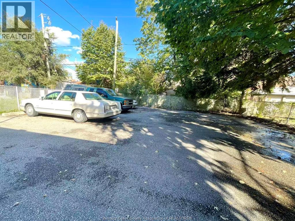 630 Church Street, Windsor, Ontario  N9A 4T4 - Photo 3 - 25027449