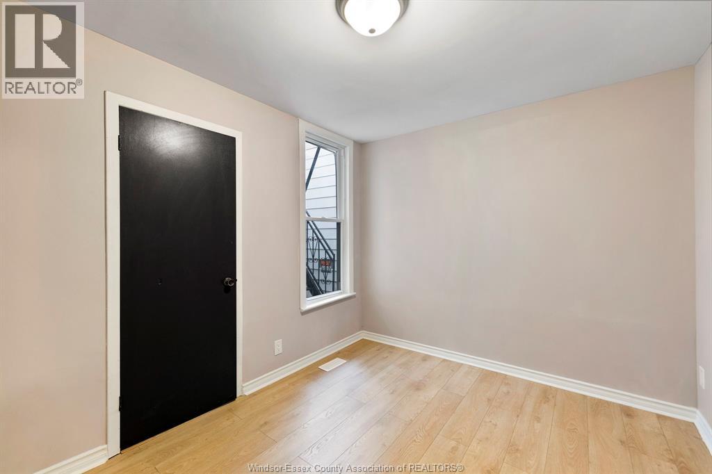 247 Langlois, Windsor, Ontario  N9A 2E7 - Photo 11 - 25027417