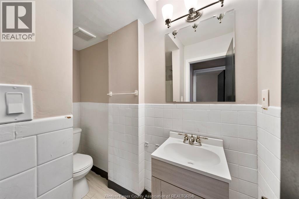 247 Langlois, Windsor, Ontario  N9A 2E7 - Photo 12 - 25027417