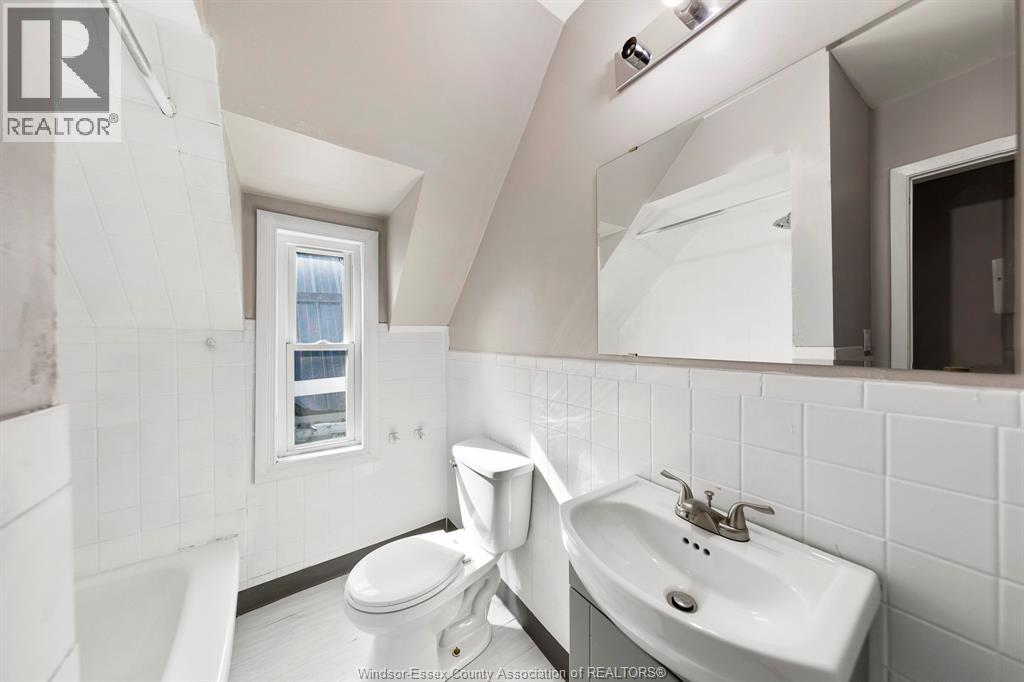 247 Langlois, Windsor, Ontario  N9A 2E7 - Photo 19 - 25027417