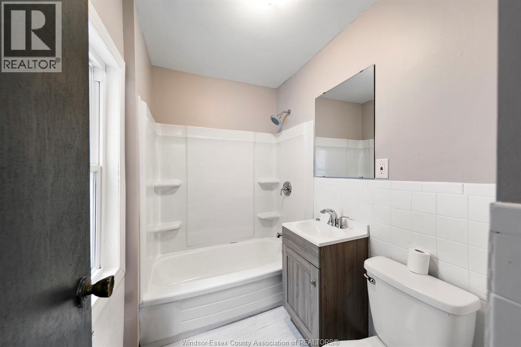 247 Langlois, Windsor, Ontario  N9A 2E7 - Photo 31 - 25027417