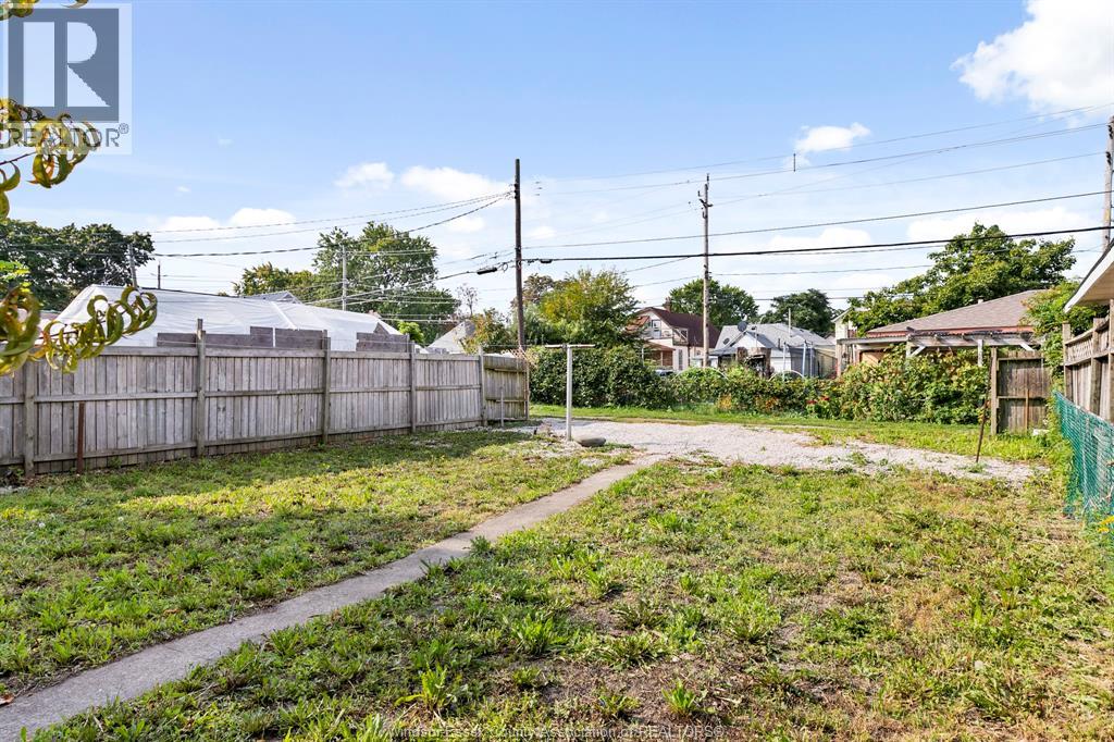 247 Langlois, Windsor, Ontario  N9A 2E7 - Photo 35 - 25027417