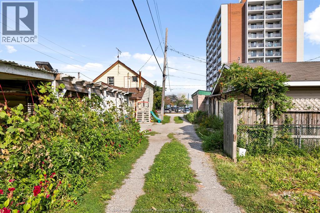 247 Langlois, Windsor, Ontario  N9A 2E7 - Photo 37 - 25027417
