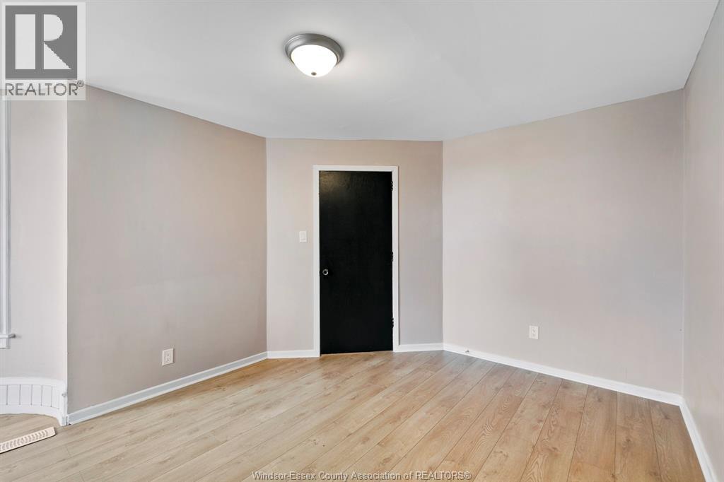 247 Langlois, Windsor, Ontario  N9A 2E7 - Photo 4 - 25027417