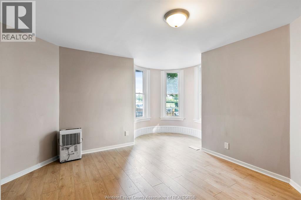 247 Langlois, Windsor, Ontario  N9A 2E7 - Photo 5 - 25027417