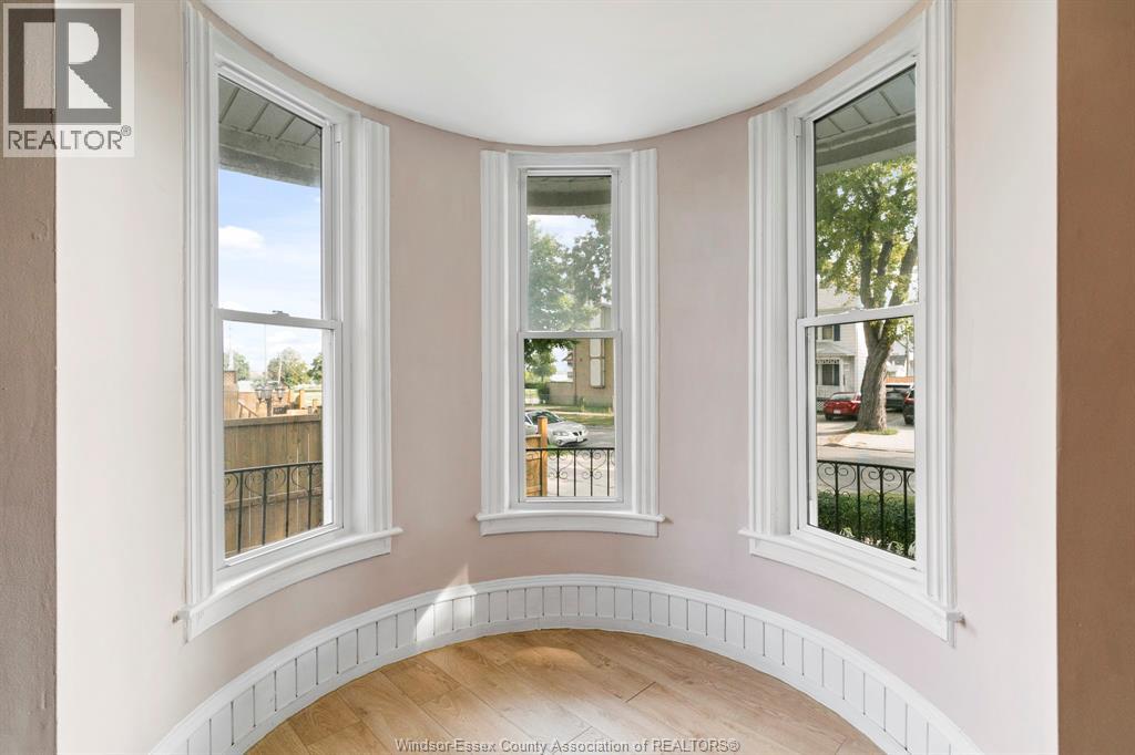 247 Langlois, Windsor, Ontario  N9A 2E7 - Photo 6 - 25027417